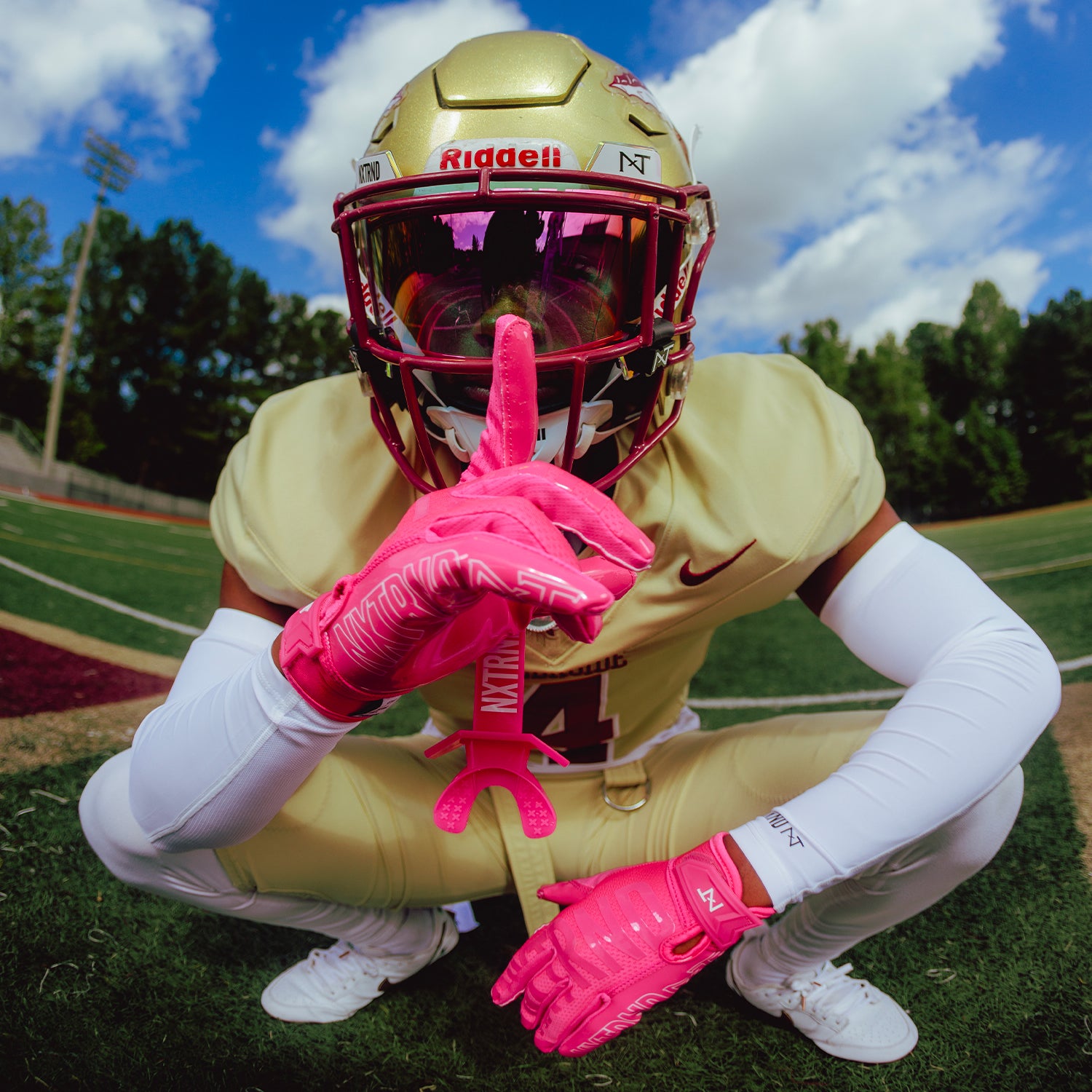 NXTRND VZR3® Football Visor Clear Pink