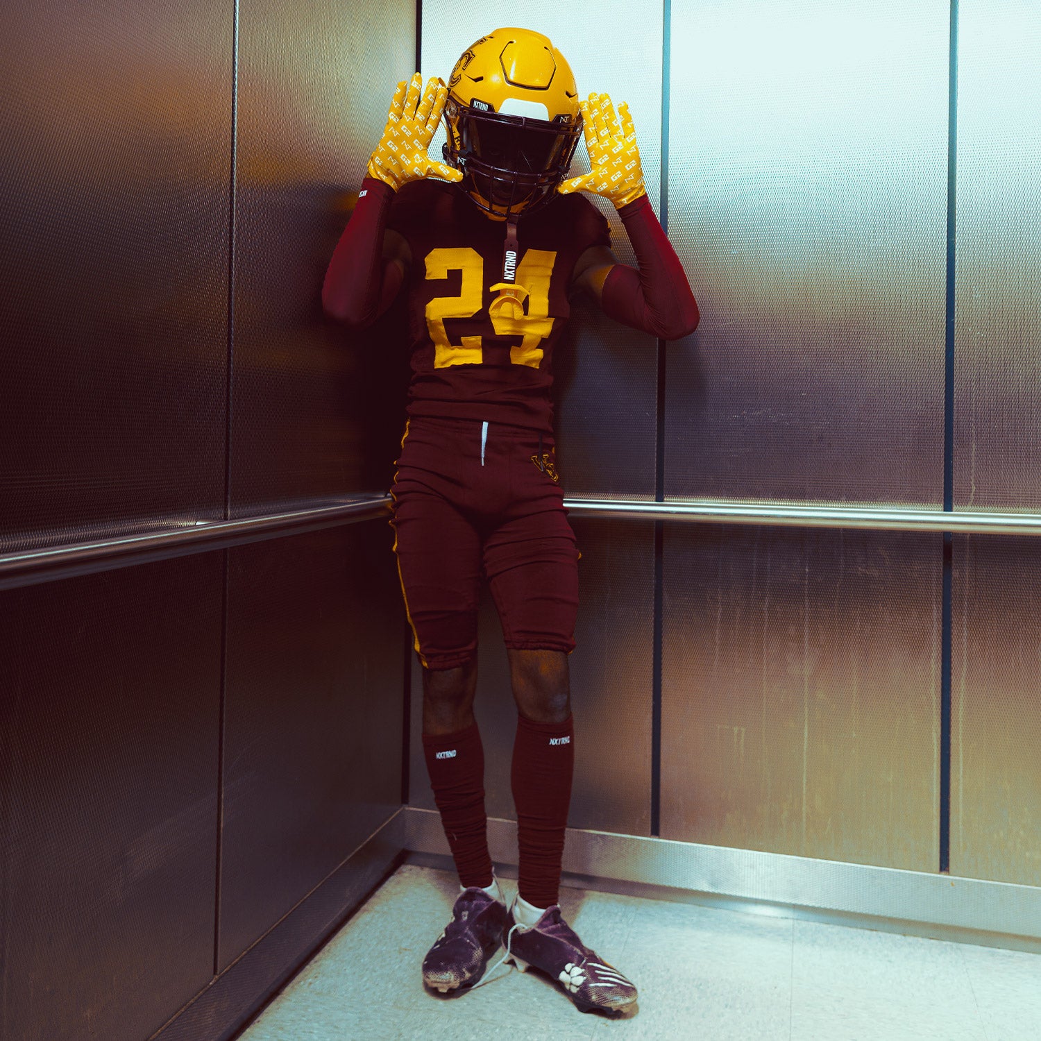 NXTRND Scrunch Football Leg Sleeves Maroon
