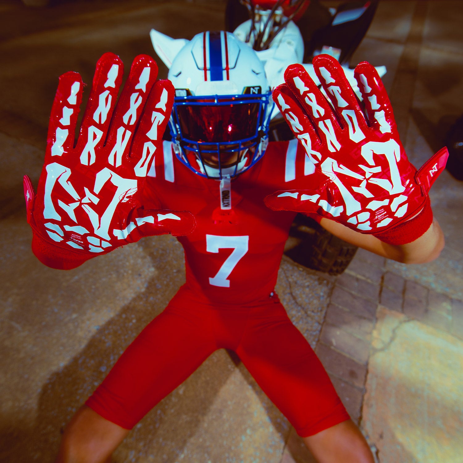 Gants de football NXTRND G2® Pro Skeleton rouges et blancs
